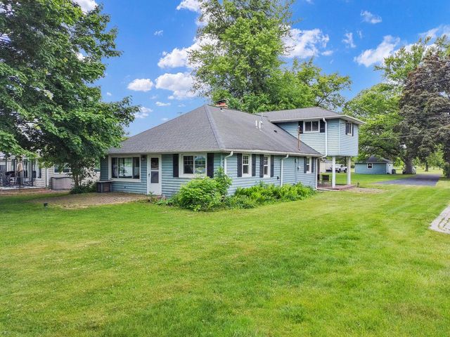24315 Fairway DRIVE, Kansasville, WI 53139