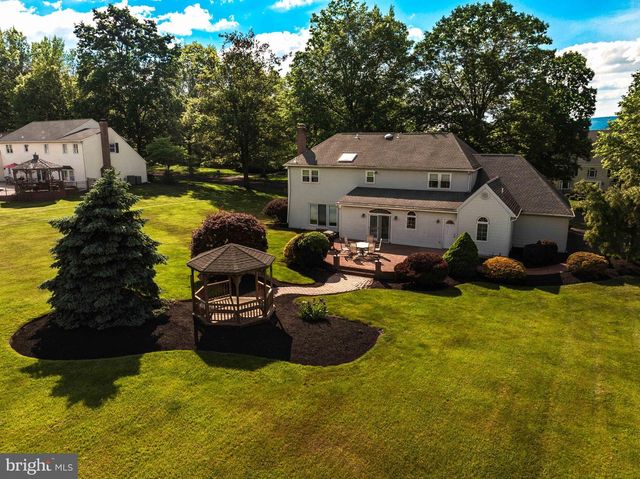 75 EISENHARD DR, Ivyland, PA 18974