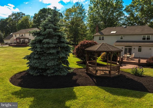 75 EISENHARD DR, Ivyland, PA 18974