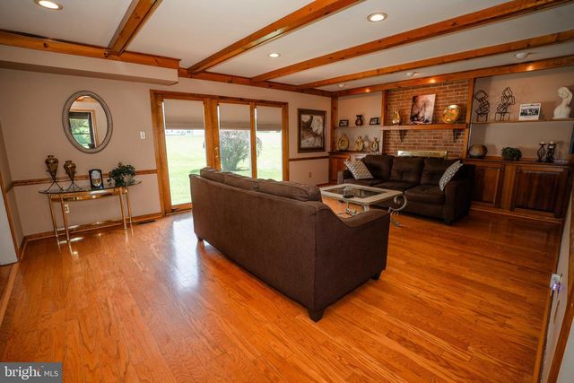 75 EISENHARD DR, Ivyland, PA 18974