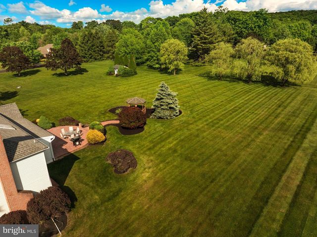 75 EISENHARD DR, Ivyland, PA 18974