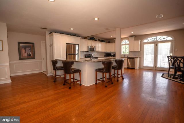 75 EISENHARD DR, Ivyland, PA 18974