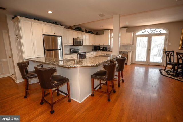 75 EISENHARD DR, Ivyland, PA 18974