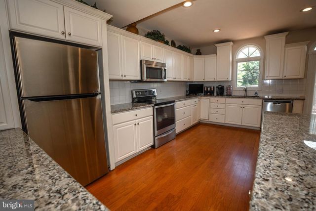 75 EISENHARD DR, Ivyland, PA 18974