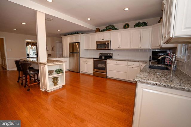 75 EISENHARD DR, Ivyland, PA 18974