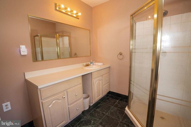 75 EISENHARD DR, Ivyland, PA 18974