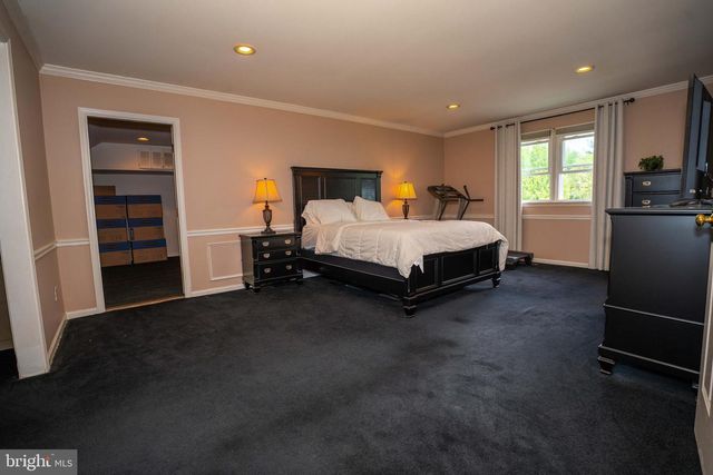 75 EISENHARD DR, Ivyland, PA 18974