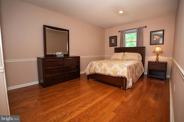 75 EISENHARD DR, Ivyland, PA 18974