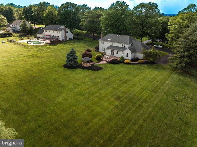 75 EISENHARD DR, Ivyland, PA 18974