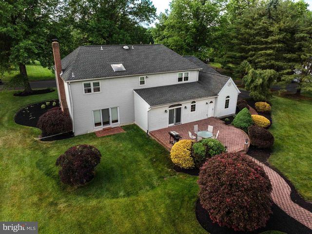 75 EISENHARD DR, Ivyland, PA 18974