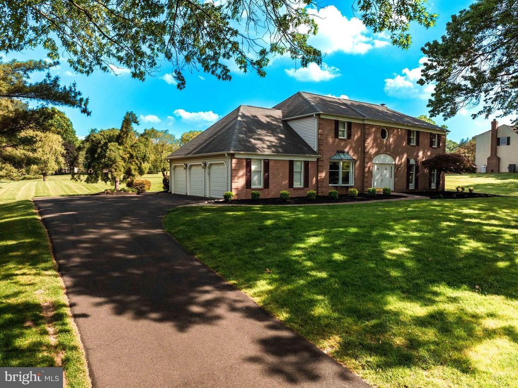 75 EISENHARD DR, Ivyland, PA 18974