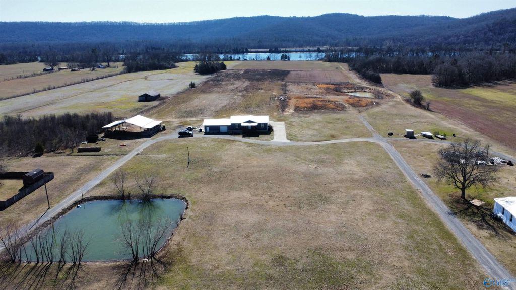 300 Willie Lemley Road, Huntsville, AL 35803