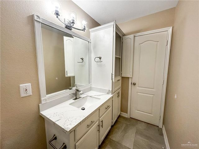 3504 N Champagne Drive, Pharr, TX 78577