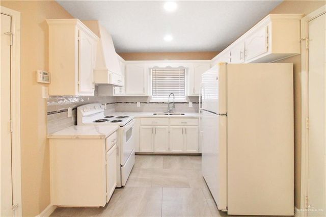 3504 N Champagne Drive, Pharr, TX 78577
