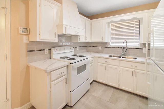 3504 N Champagne Drive, Pharr, TX 78577