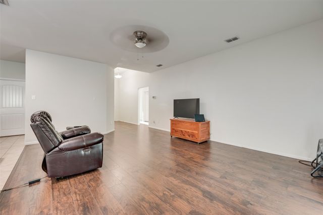 705 Ben Lake Trail, Fort Worth, TX 76120