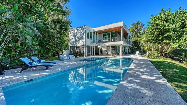 251 CEDAR PARK CIRCLE, Sarasota, FL 34242