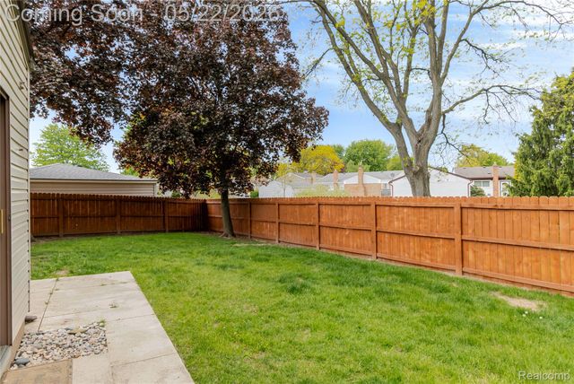 32373 Hampton Court, Fraser, MI 48026