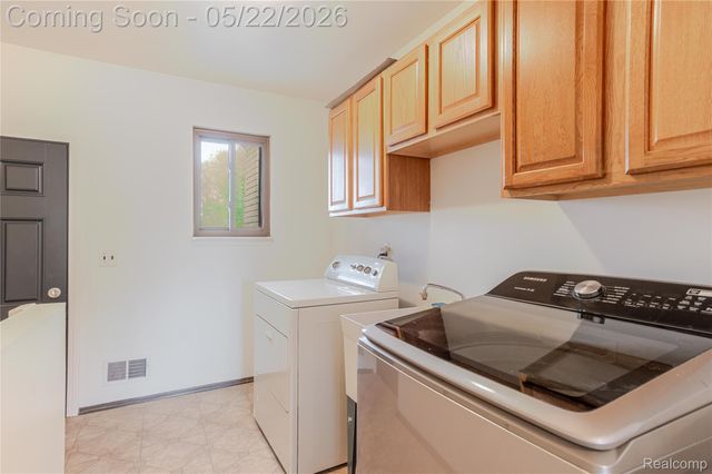 32373 Hampton Court, Fraser, MI 48026