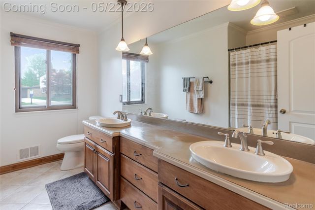 32373 Hampton Court, Fraser, MI 48026