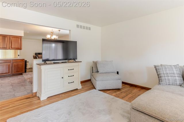 32373 Hampton Court, Fraser, MI 48026