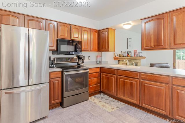 32373 Hampton Court, Fraser, MI 48026
