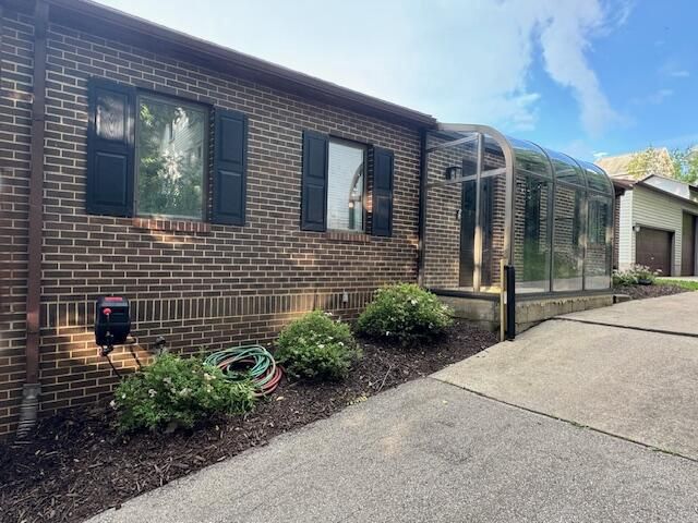 524 Spring STREET, Pewaukee, WI 53072