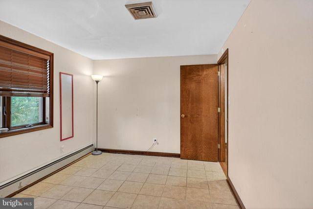 1117 GROSSTOWN RD, Pottstown, PA 19464