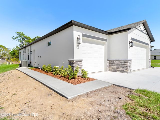 3164 Santa Cruz Avenue SE, Palm Bay, FL 32909