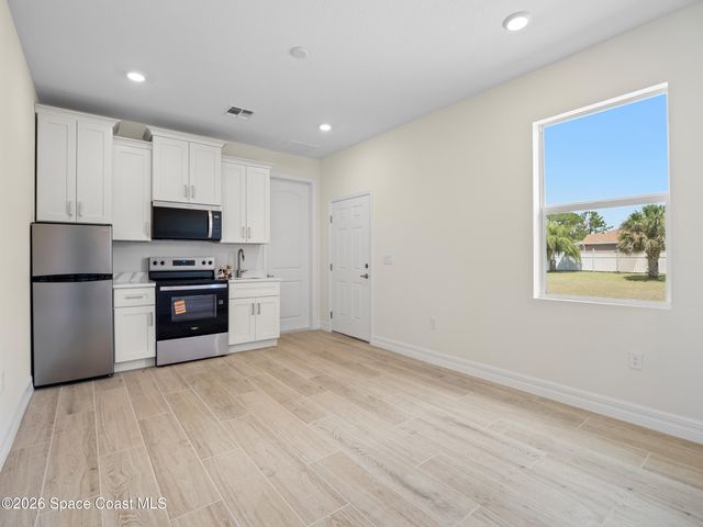 3164 Santa Cruz Avenue SE, Palm Bay, FL 32909