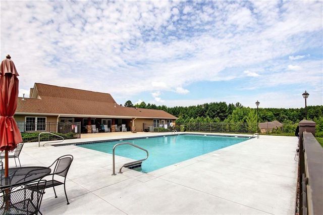 589 Sunset Pointe Drive, Salisbury, NC 28146