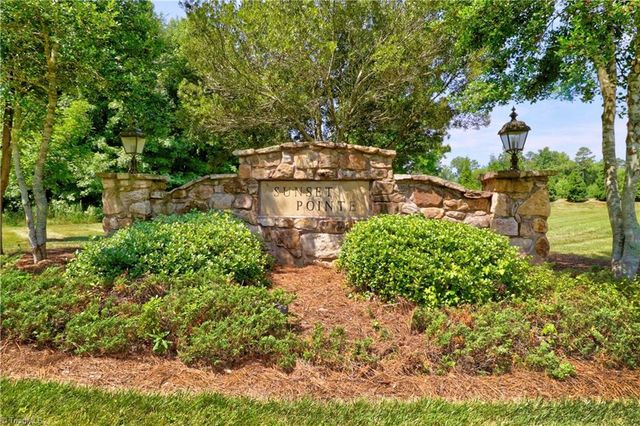 589 Sunset Pointe Drive, Salisbury, NC 28146