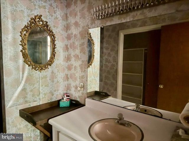 16 FRANKLIN LANE #B, Whiting, NJ 08759