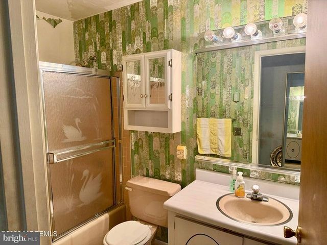 16 FRANKLIN LANE #B, Whiting, NJ 08759