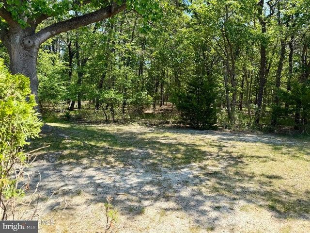 16 FRANKLIN LANE #B, Whiting, NJ 08759