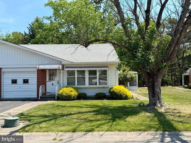16 FRANKLIN LANE #B, Whiting, NJ 08759