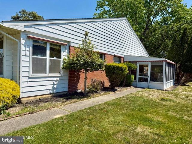 16 FRANKLIN LANE #B, Whiting, NJ 08759