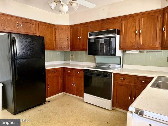 16 FRANKLIN LANE #B, Whiting, NJ 08759