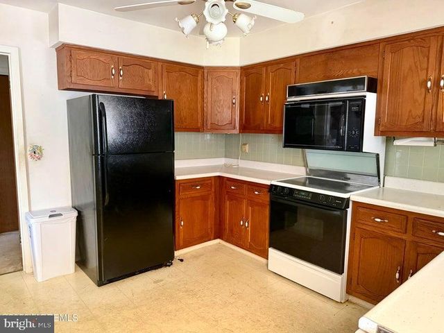 16 FRANKLIN LANE #B, Whiting, NJ 08759