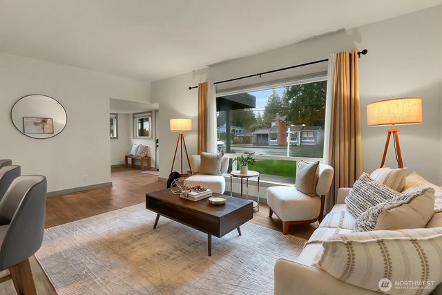 1021 Walnut Street, Edmonds, WA 98020