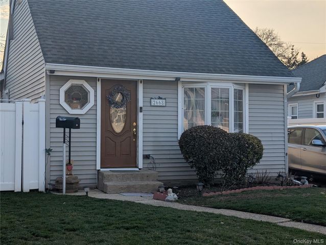 2668 Rosebud Avenue, Merrick, NY 11566