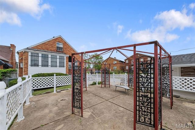 1514 Grape Avenue, St Louis, MO 63147