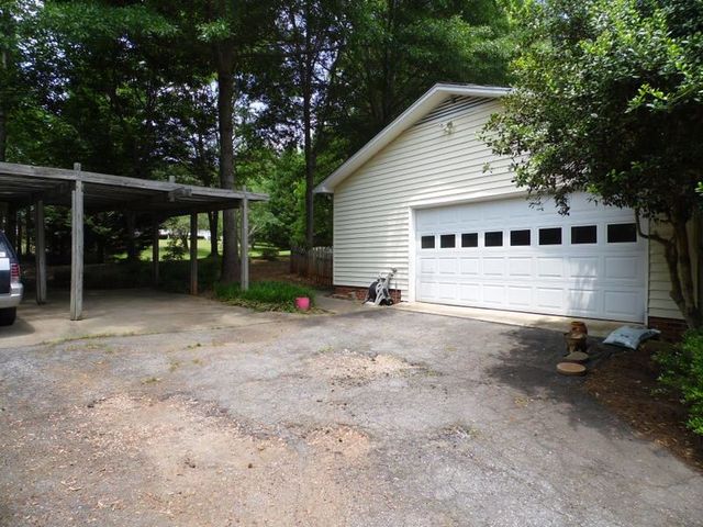 1107 Shoreview Drive, Seneca, SC 29672