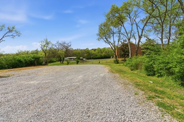 310 Larkin Springs Rd, Madison, TN 37115
