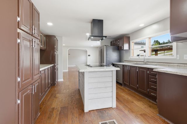 310 Larkin Springs Rd, Madison, TN 37115