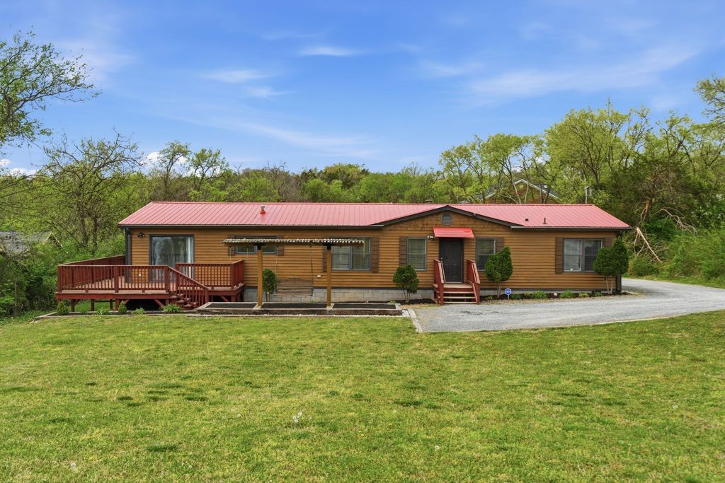 310 Larkin Springs Rd, Madison, TN 37115