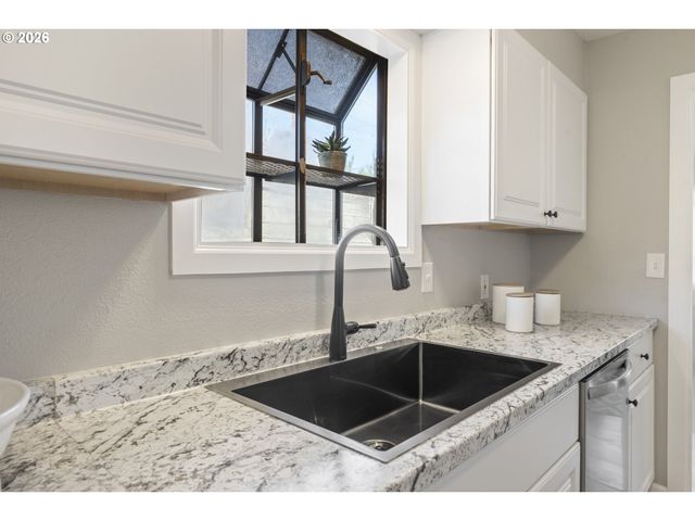 7915 N EXETER Ave, Portland, OR 97203