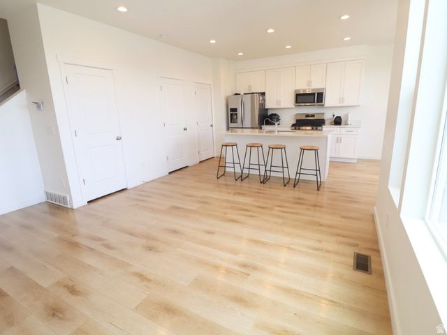8240 W CASCADE VIEW WAY, Magna, UT 84044