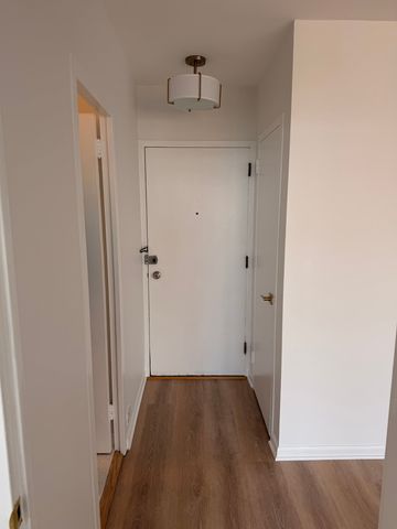 2970 N Lake Shore Drive 18D, Chicago, IL 60657