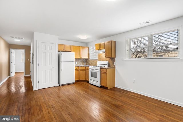2520 S ISEMINGER ST, Philadelphia, PA 19148